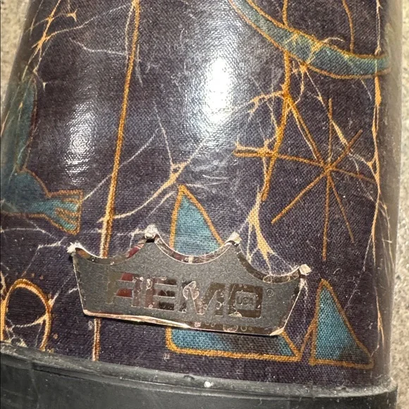 Remo Doumbek Drum 7.5" in Night Fantasy Finish - Picture 2 of 7